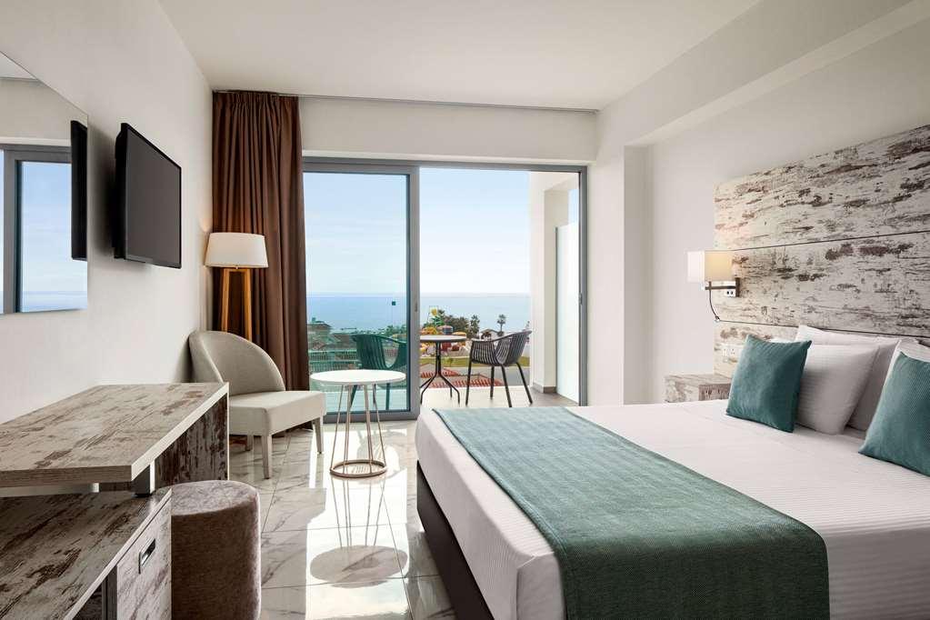 Ramada Hotel & Suites By Wyndham Αγία Νάπα Δωμάτιο φωτογραφία